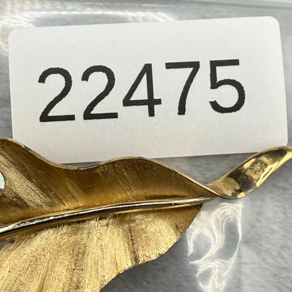 Vintage Boucher‎ Brooch Gold Tone Leaf